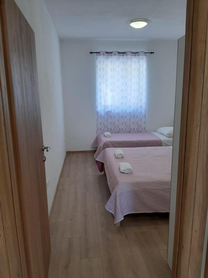 Apartmani Benjamin Bibinje Buitenkant foto