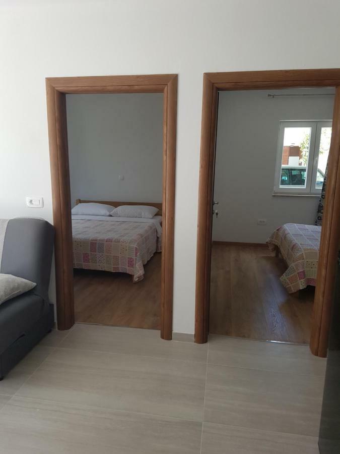 Apartmani Benjamin Bibinje Buitenkant foto